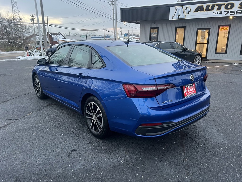 Used 2023 Volkswagen Jetta Sport image 8