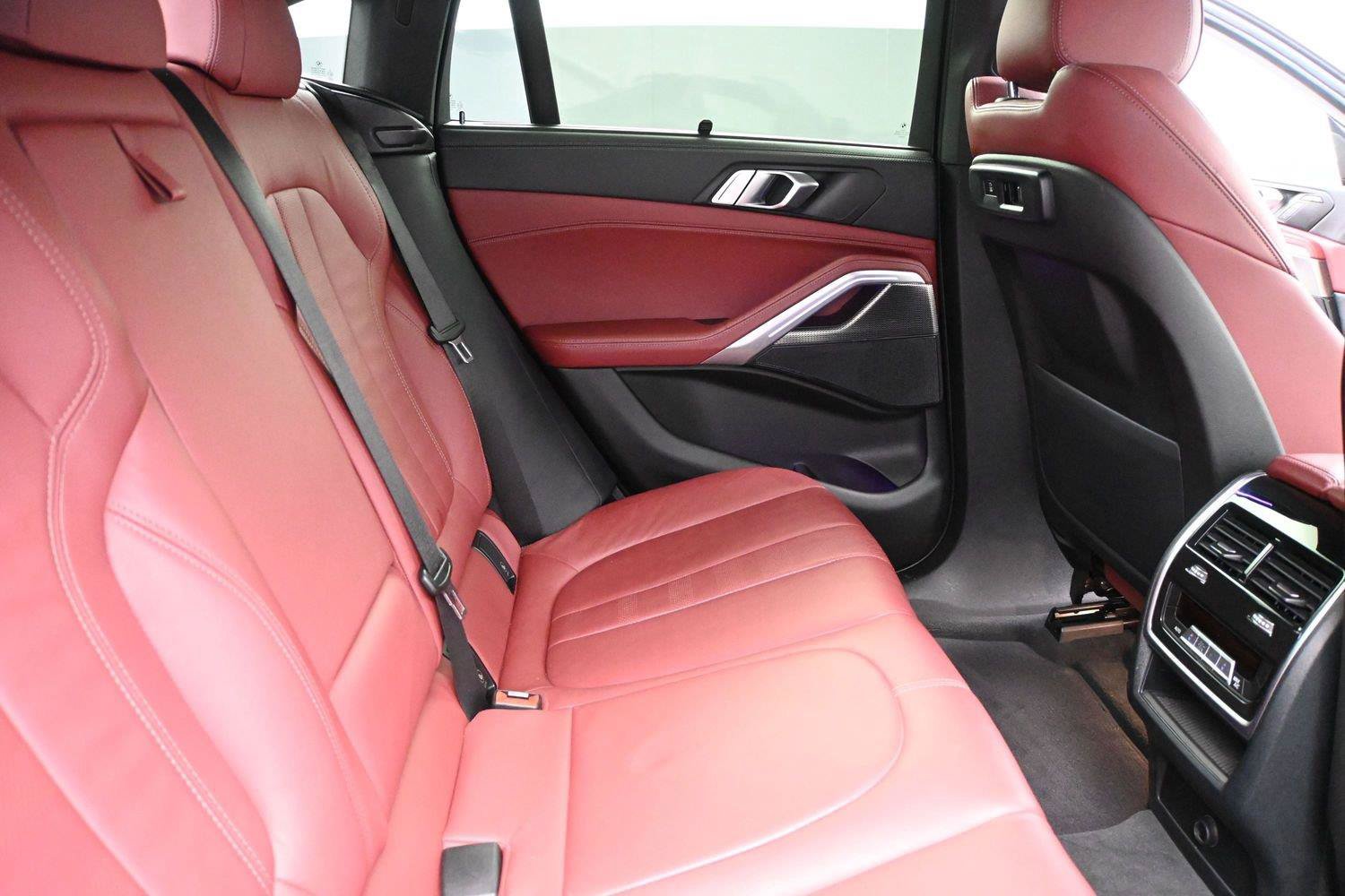 Used 2022 BMW X6 xDrive40i w/ Executive Package AWD/4WD image 21