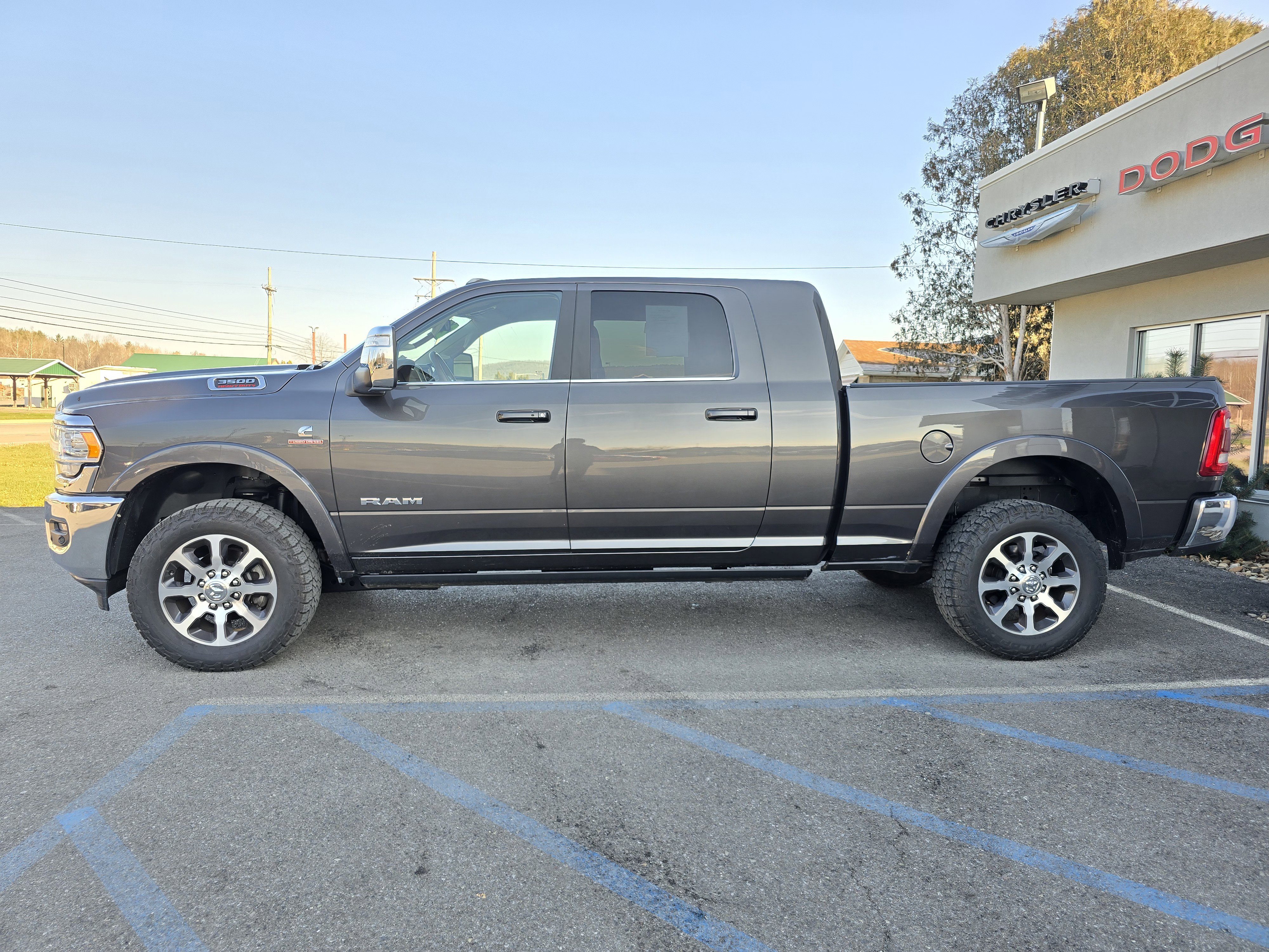 Used 2024 RAM 3500 Limited image 7