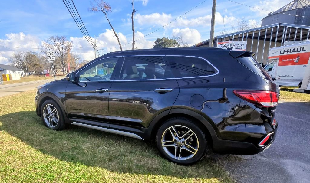 Used 2017 Hyundai Santa Fe Limited image 3