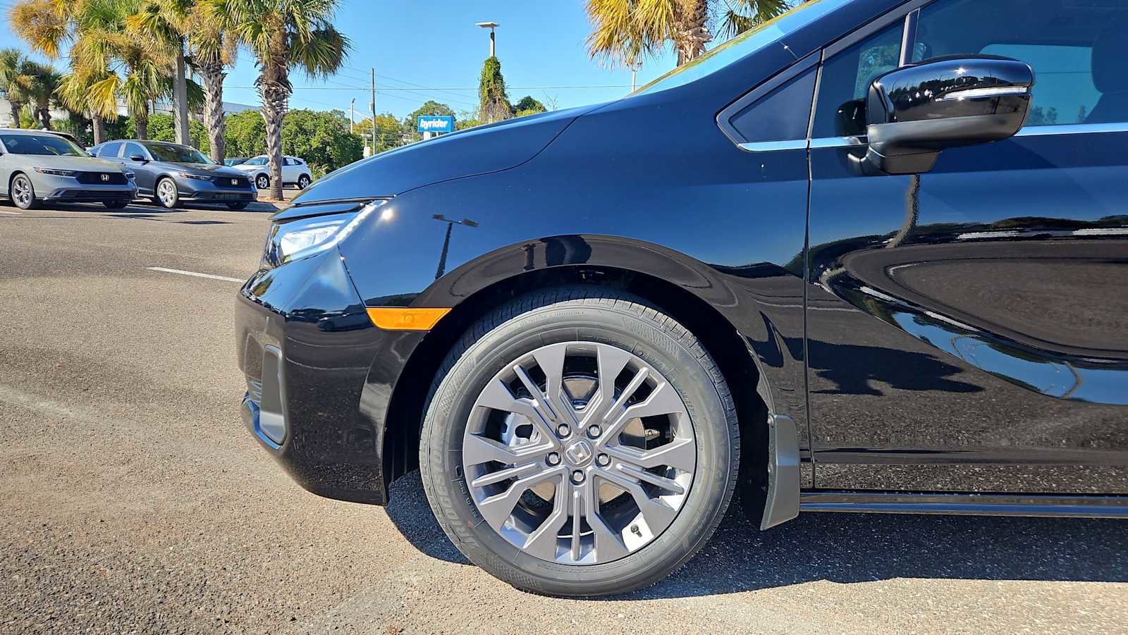 New 2026 Honda Odyssey Touring image 18