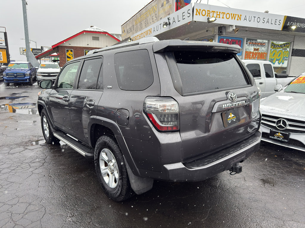 Used 2017 Toyota 4Runner SR5 image 4