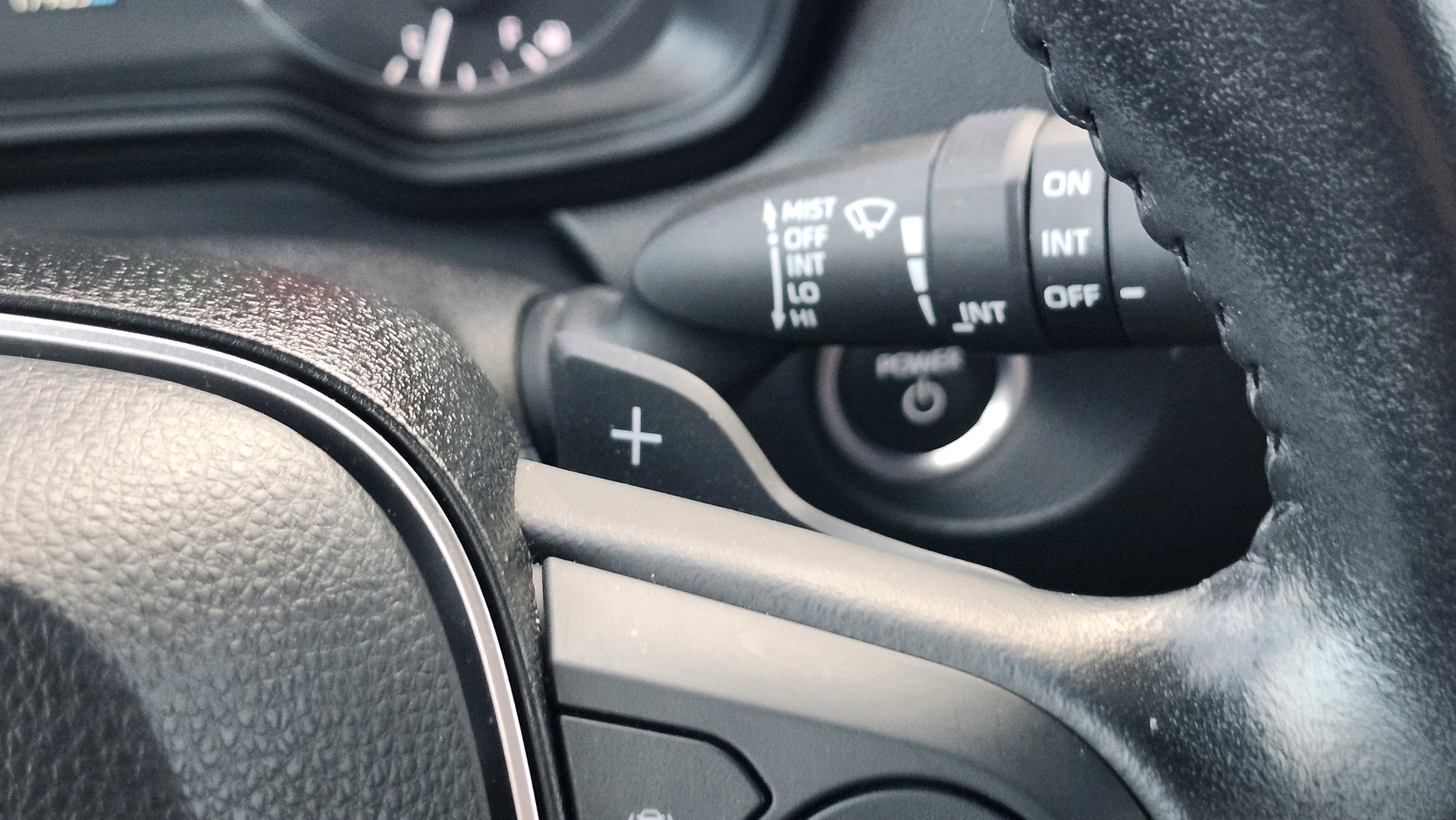 Used 2023 Toyota Corolla Cross SE image 31