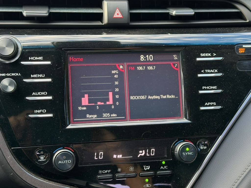 Used 2018 Toyota Camry XSE FWD image 12