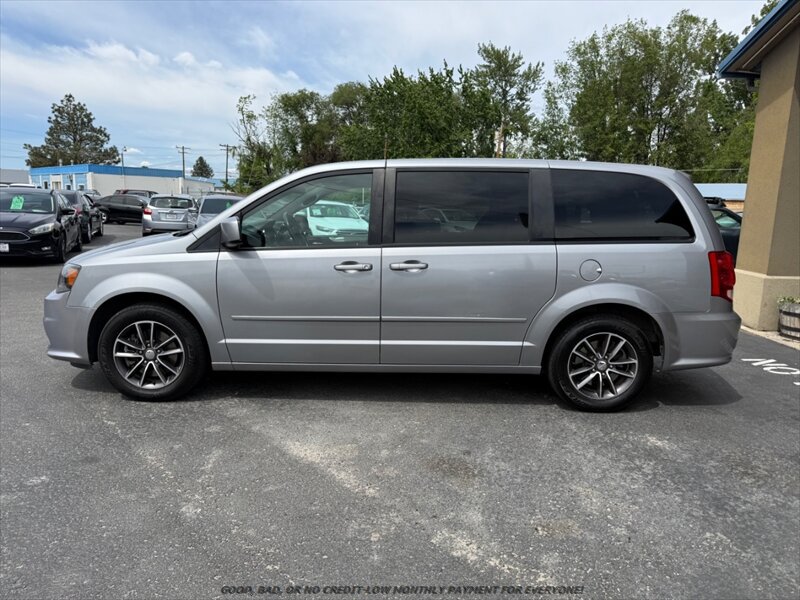 Used 2015 Dodge Grand Caravan R/T FWD image 4