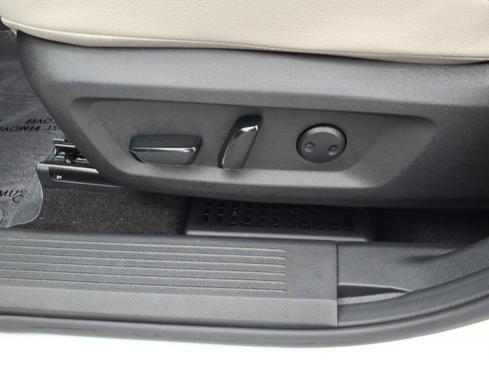 Used 2023 Nissan Rogue SL AWD/4WD image 17