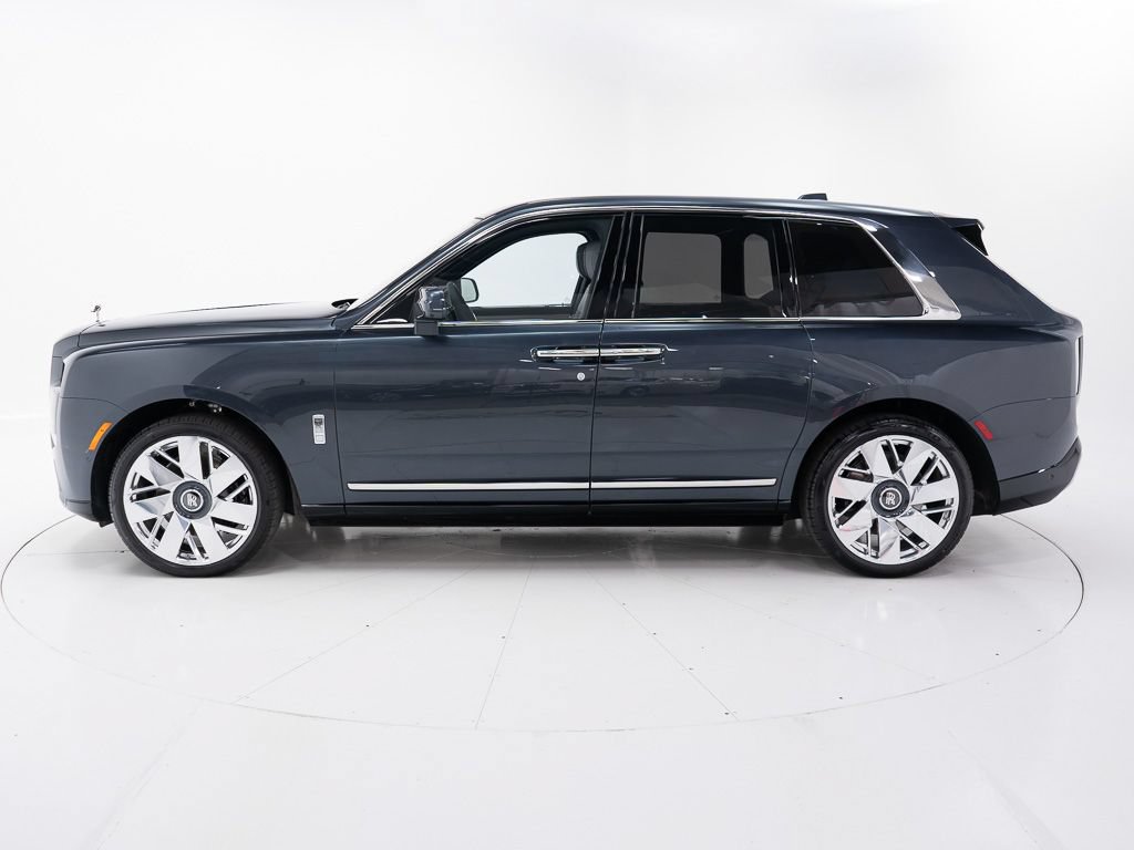 Used 2026 Rolls-Royce Cullinan AWD/4WD image 2