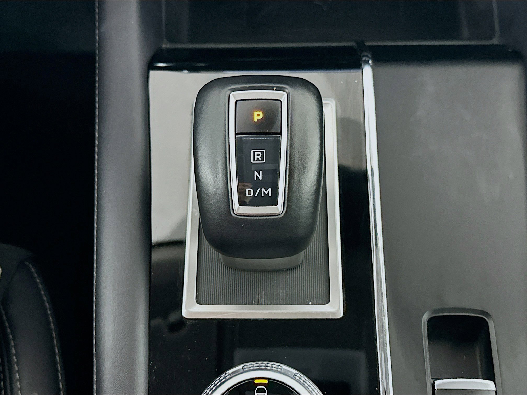 Used 2024 Mitsubishi Outlander SE image 25