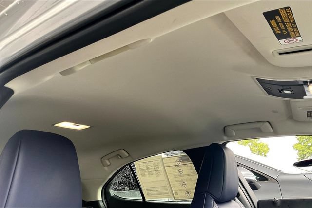 Used 2019 Lexus UX 250h w/ Accessory Package 2 AWD/4WD image 27