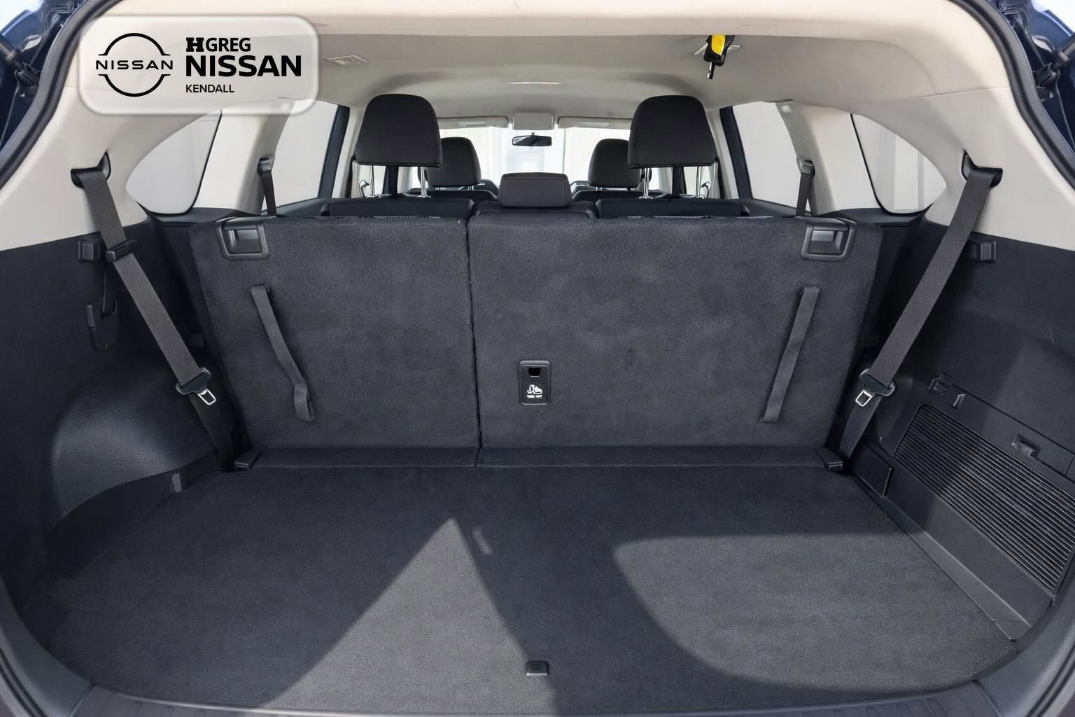 Used 2025 Toyota Highlander LE image 13