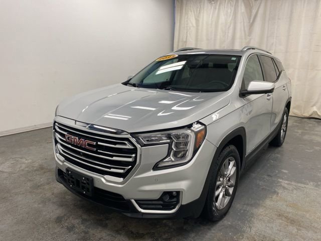 Used 2022 GMC Terrain SLT w/ Infotainment Package II image 3