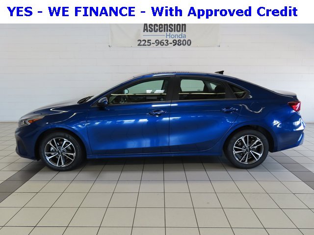 Used 2024 Kia Forte LXS image 3