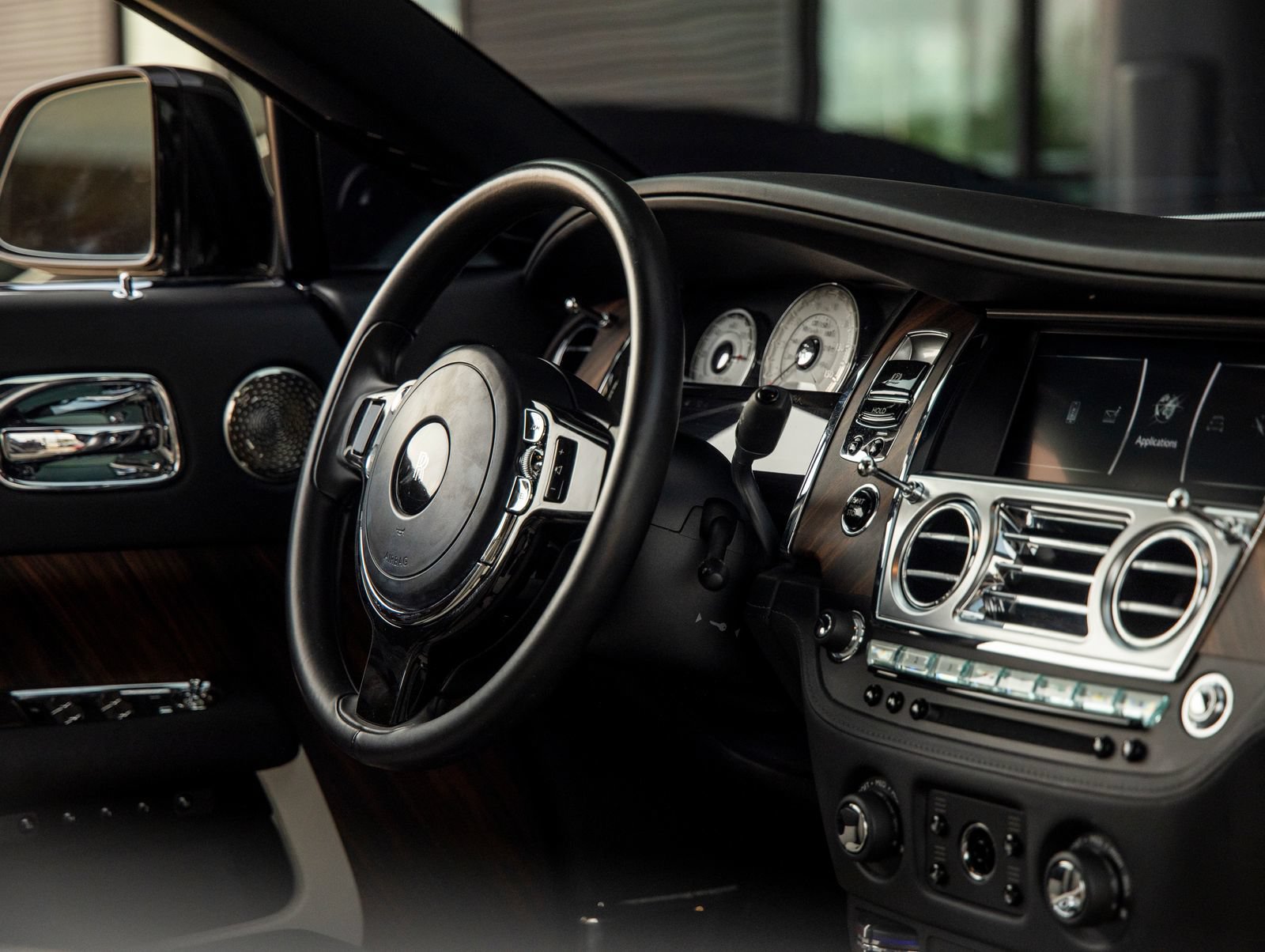 Used 2019 Rolls-Royce Wraith RWD image 45