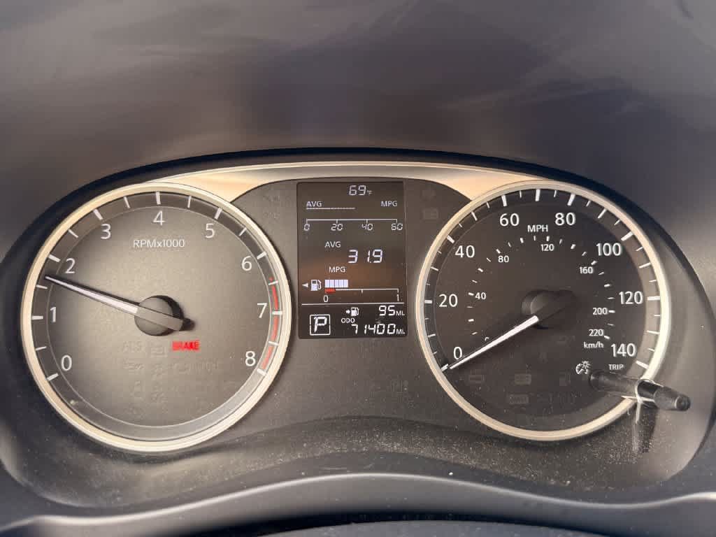 Used 2018 Nissan Kicks S FWD image 17