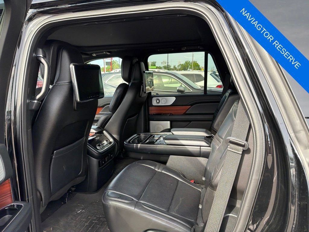 Used 2018 Lincoln Navigator Reserve w/ Technology Package AWD/4WD image 6
