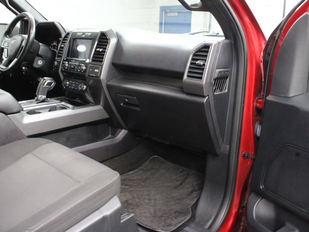 Used 2017 Ford F150 XLT w/ Equipment Group 302A Luxury AWD/4WD image 33