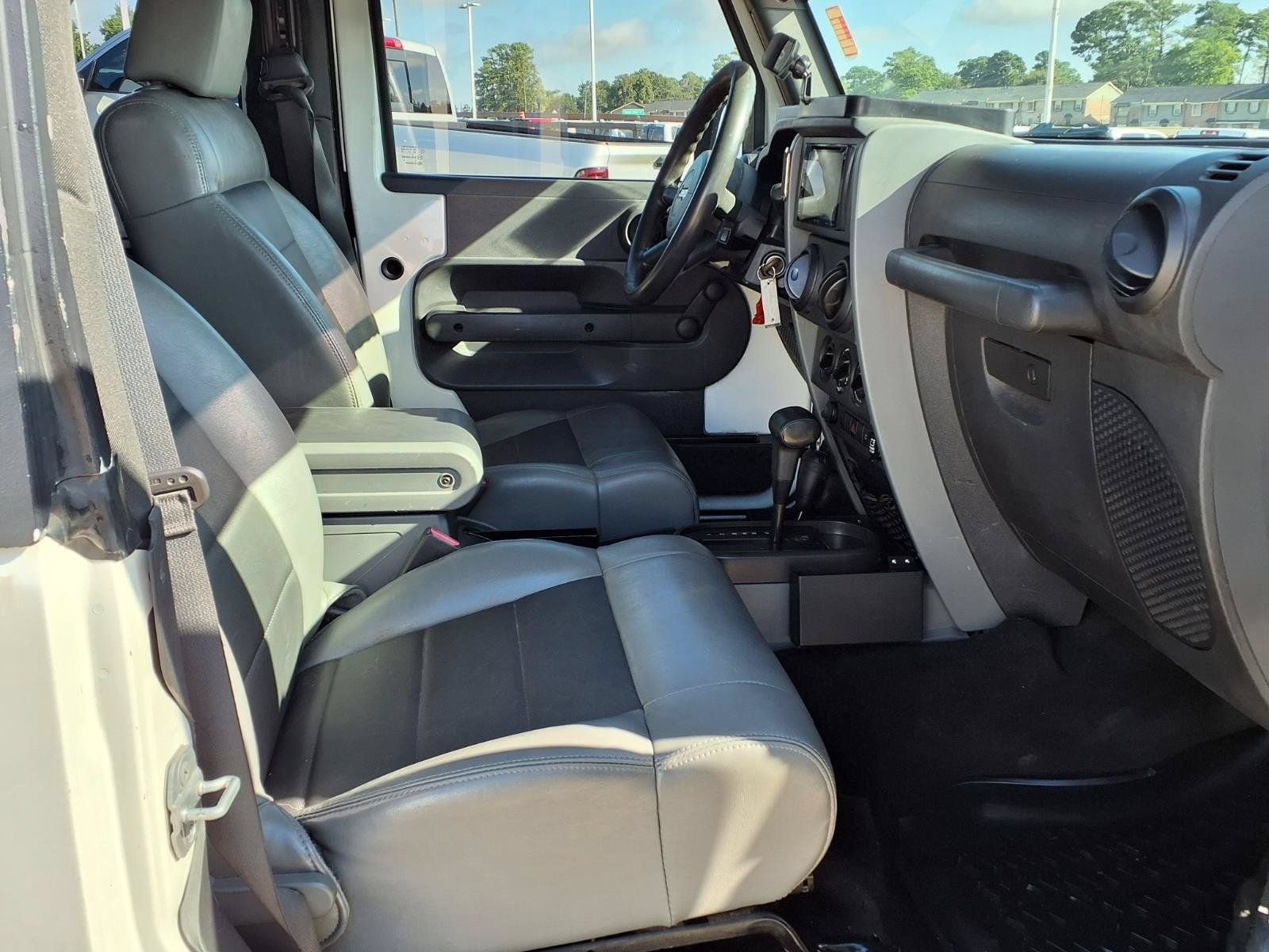 Used 2009 Jeep Wrangler X AWD/4WD image 18