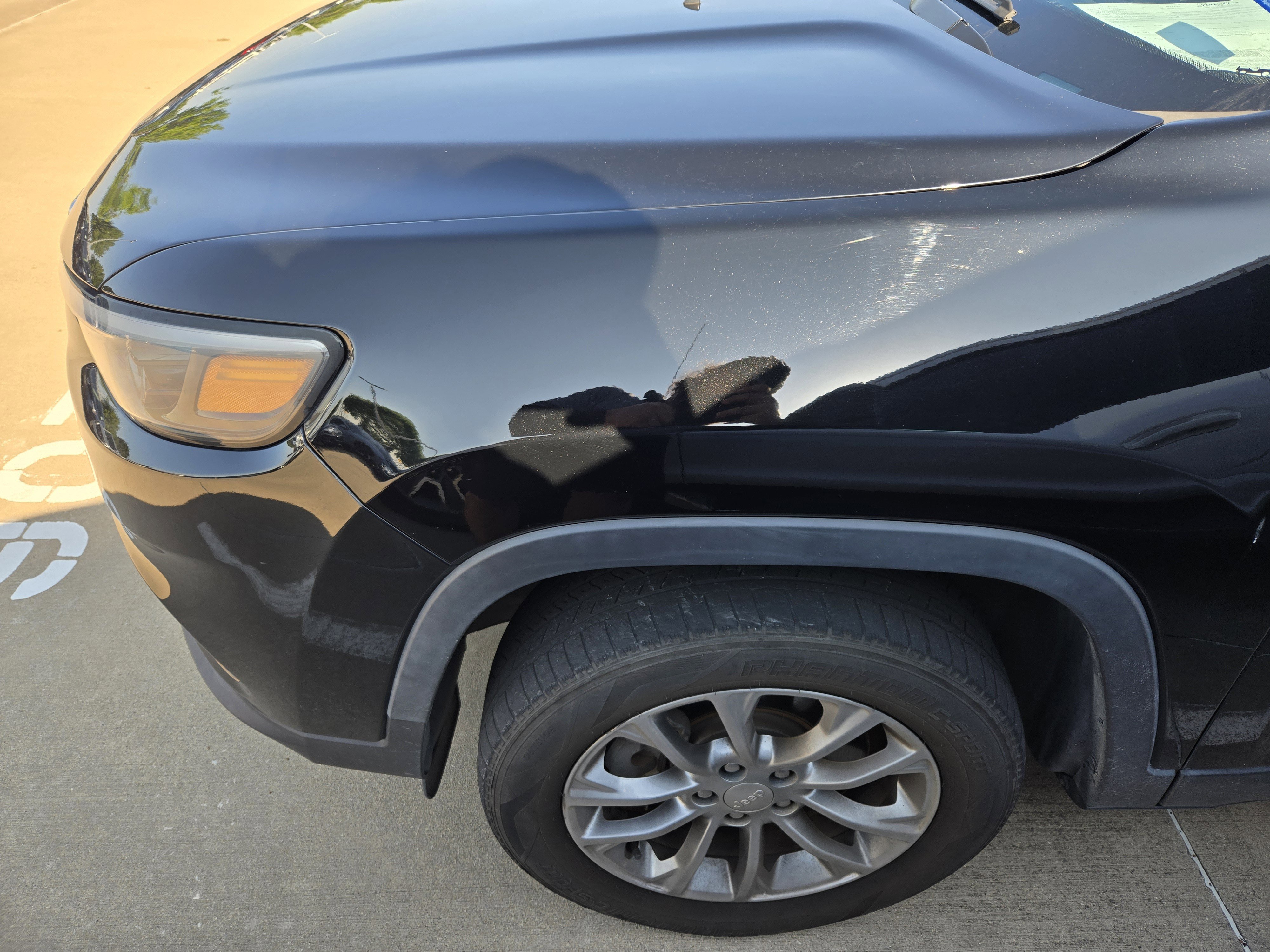 Used 2019 Jeep Cherokee Latitude Plus AWD/4WD image 8