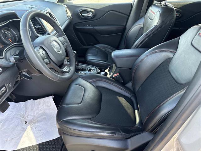 Used 2021 Jeep Cherokee Trailhawk w/ Comfort/Convenience Group image 11