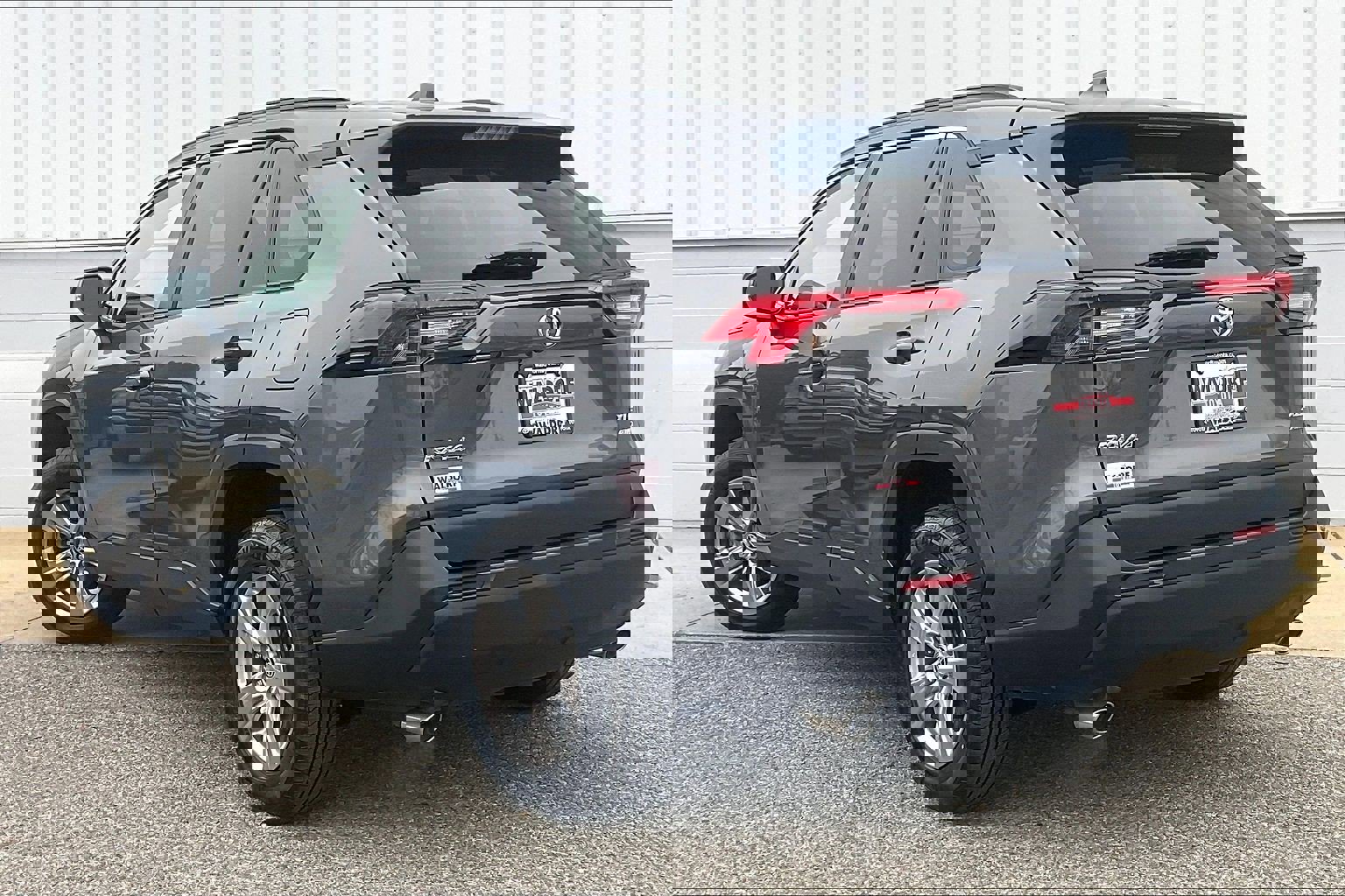 Used 2022 Toyota RAV4 XLE w/ Convenience Package image 15