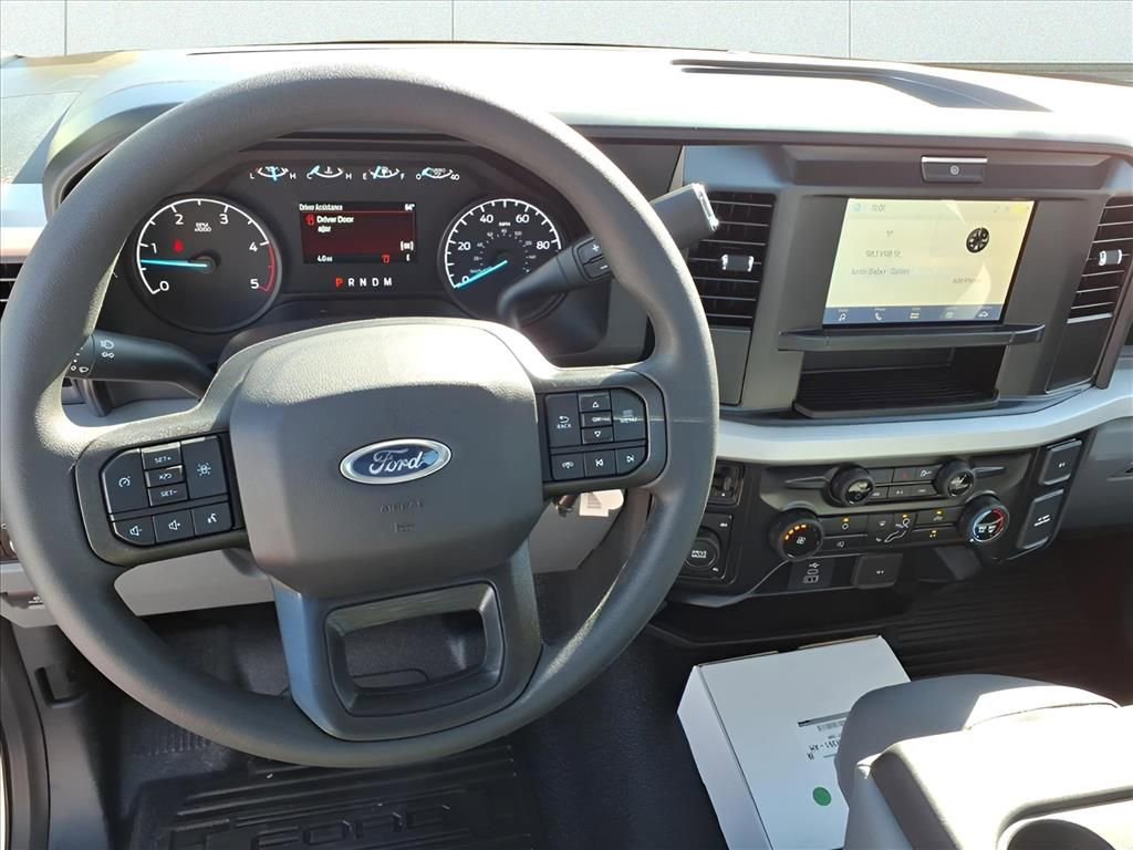 New 2026 Ford F550 4x4 Regular Cab Super Duty image 5