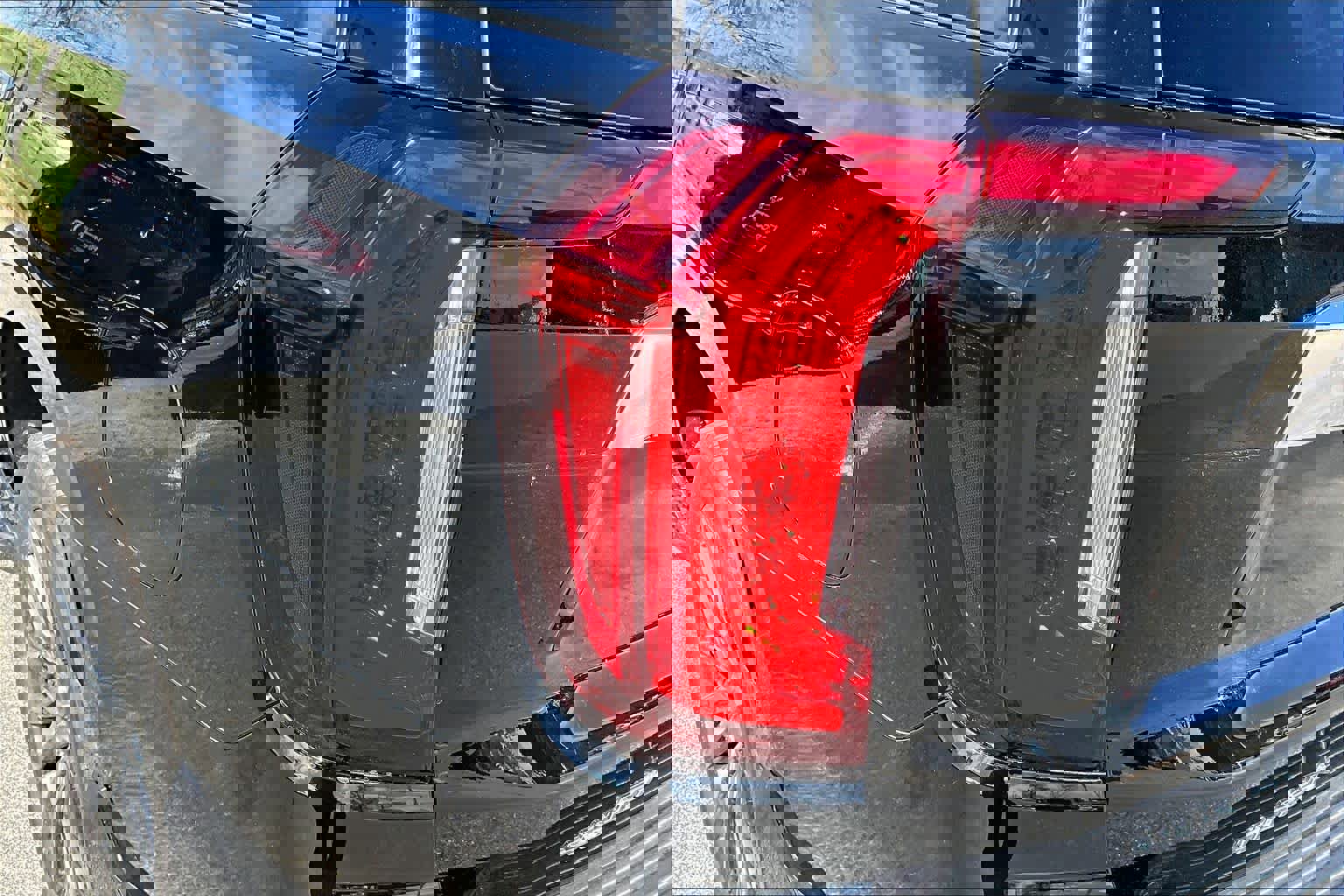 Used 2022 GMC Yukon SLT w/ SLT Premium Package image 29