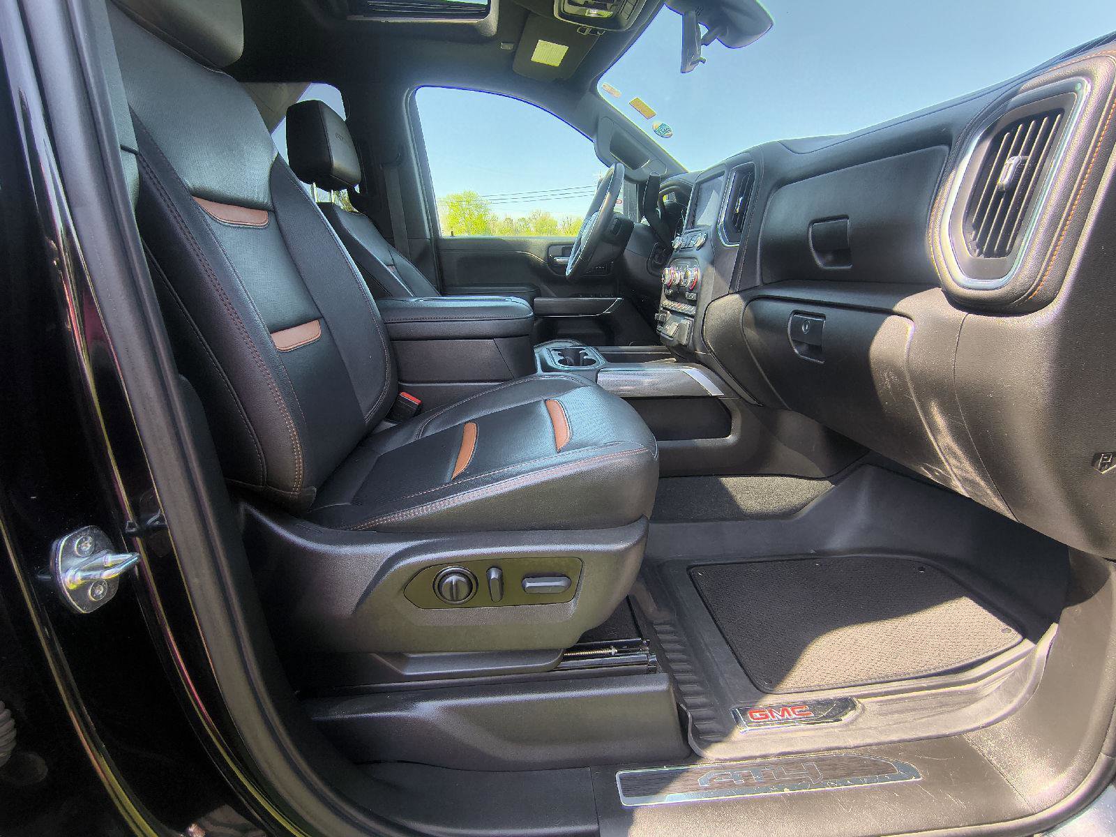 Used 2022 GMC Sierra 3500 AT4 w/ AT4 Premium Plus Package AWD/4WD image 27