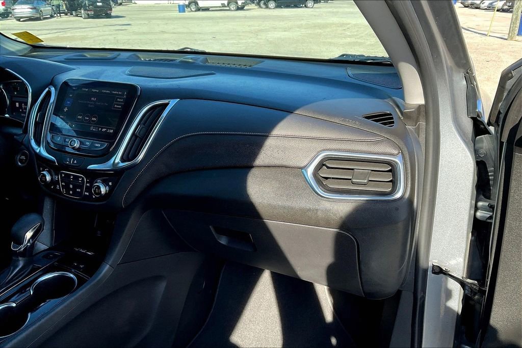 Used 2023 Chevrolet Equinox Premier image 16