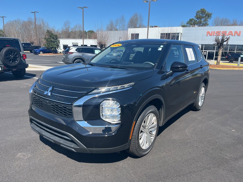 Used 2024 Mitsubishi Outlander ES image 7