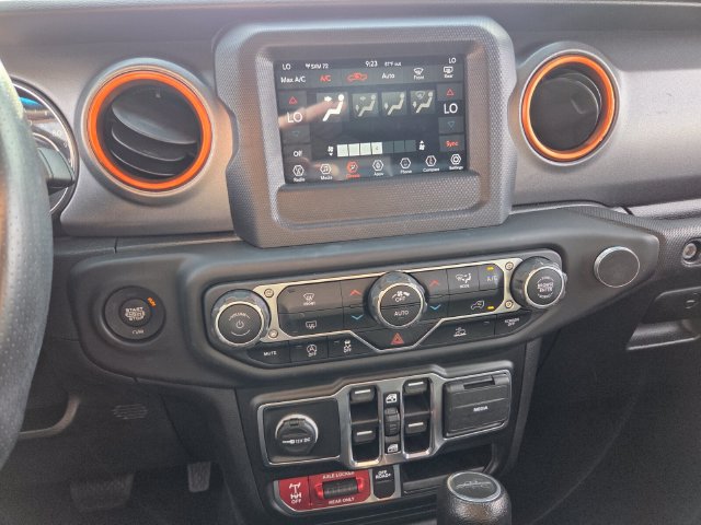 Used 2020 Jeep Gladiator Mojave w/ Trailer Tow Package AWD/4WD image 23