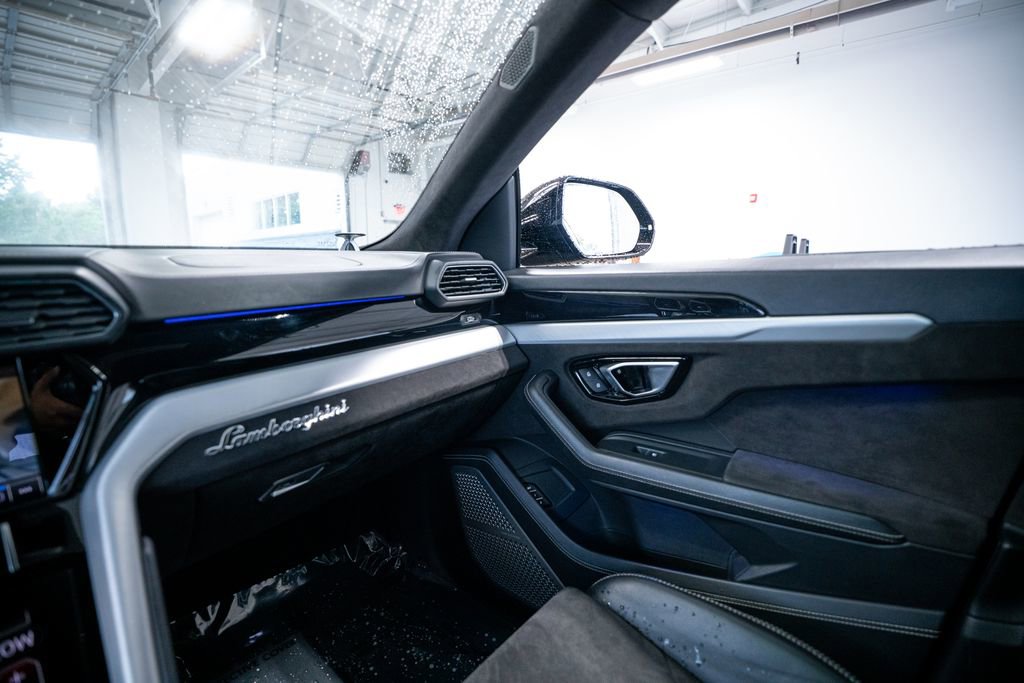 Used 2021 Lamborghini Urus AWD/4WD image 50