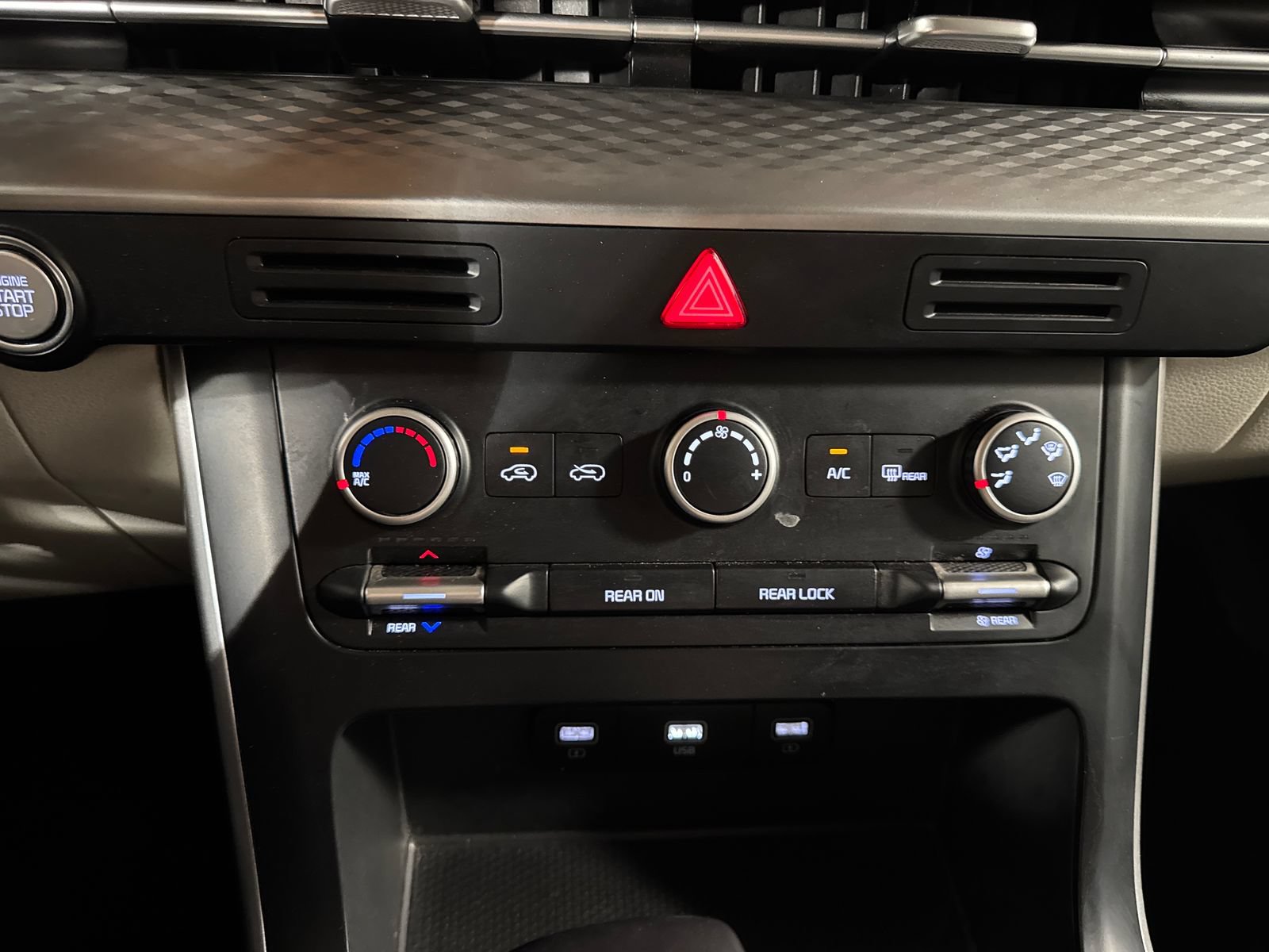 Certified 2022 Kia Carnival LX FWD image 25