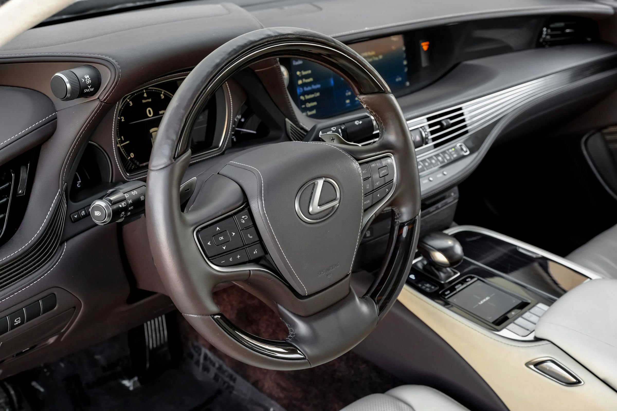 Used 2019 Lexus LS 500 w/ Interior Upgrade Package image 18
