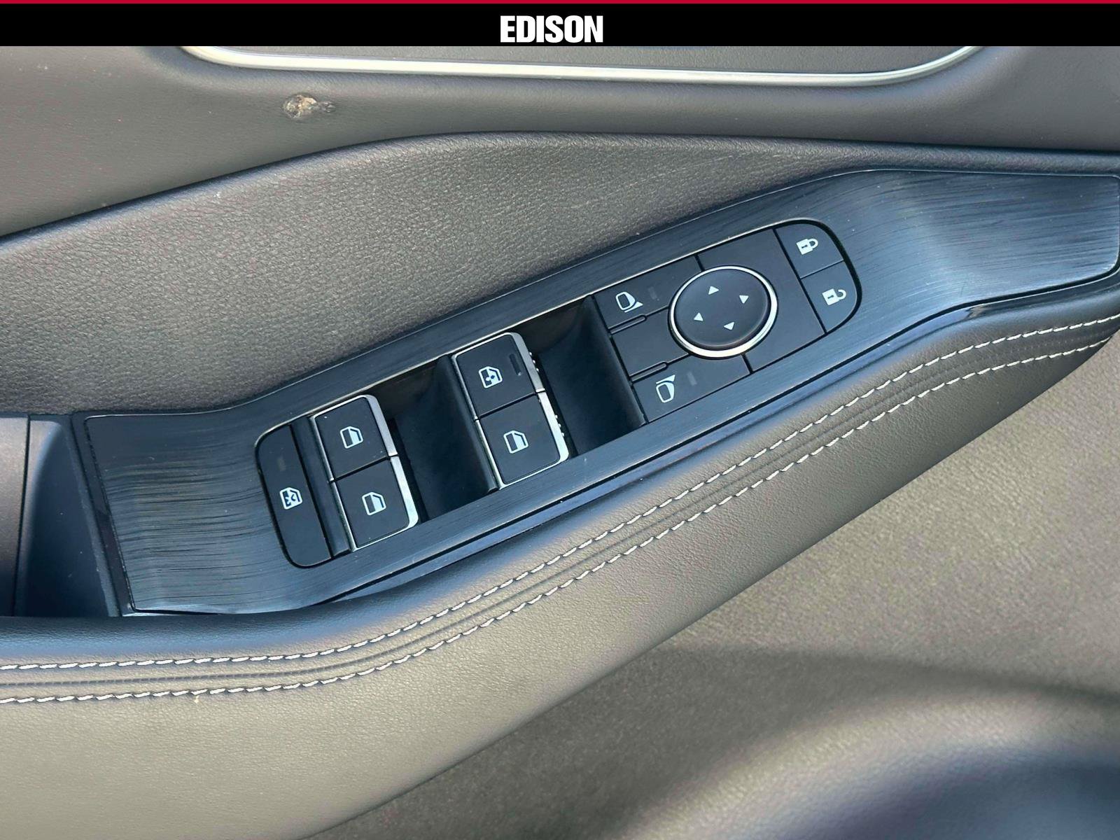 Used 2025 Nissan Rogue Platinum w/ Platinum Premium Package AWD/4WD image 16