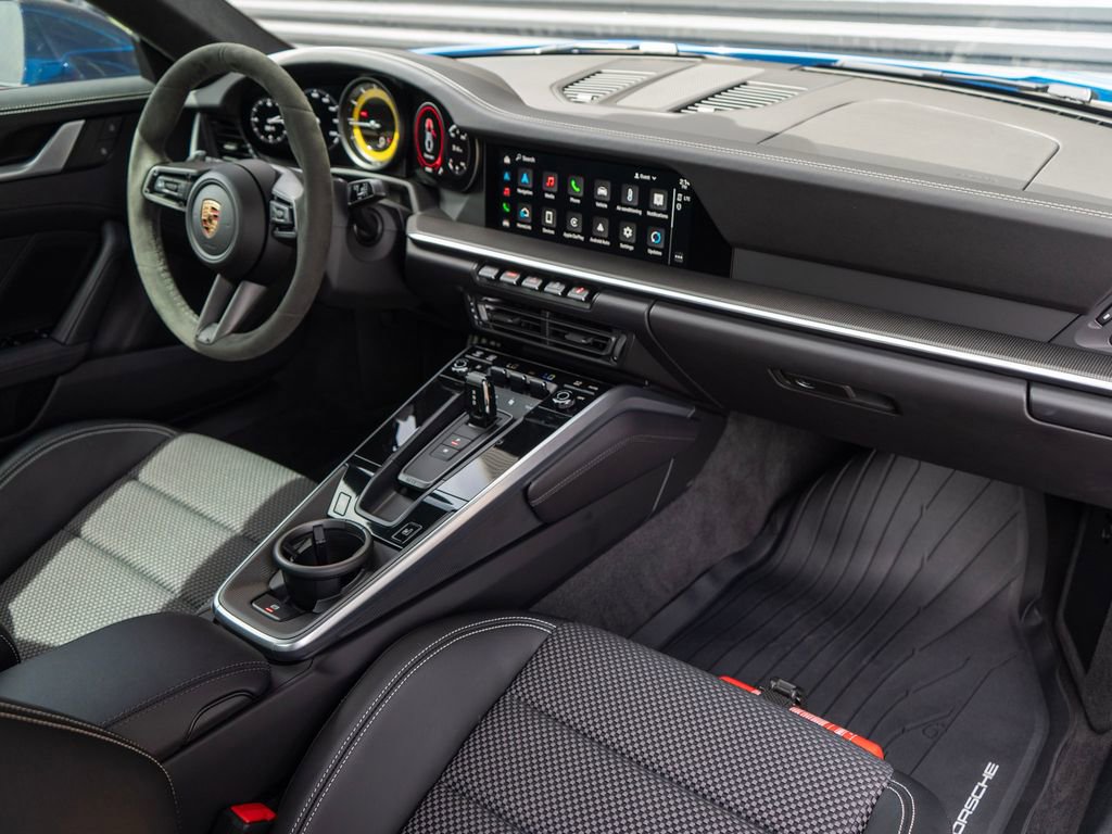 Used 2023 Porsche 911 Carrera image 11