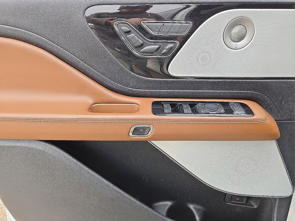 Used 2022 Lincoln Aviator Reserve w/ Equipment Group 201A image 21