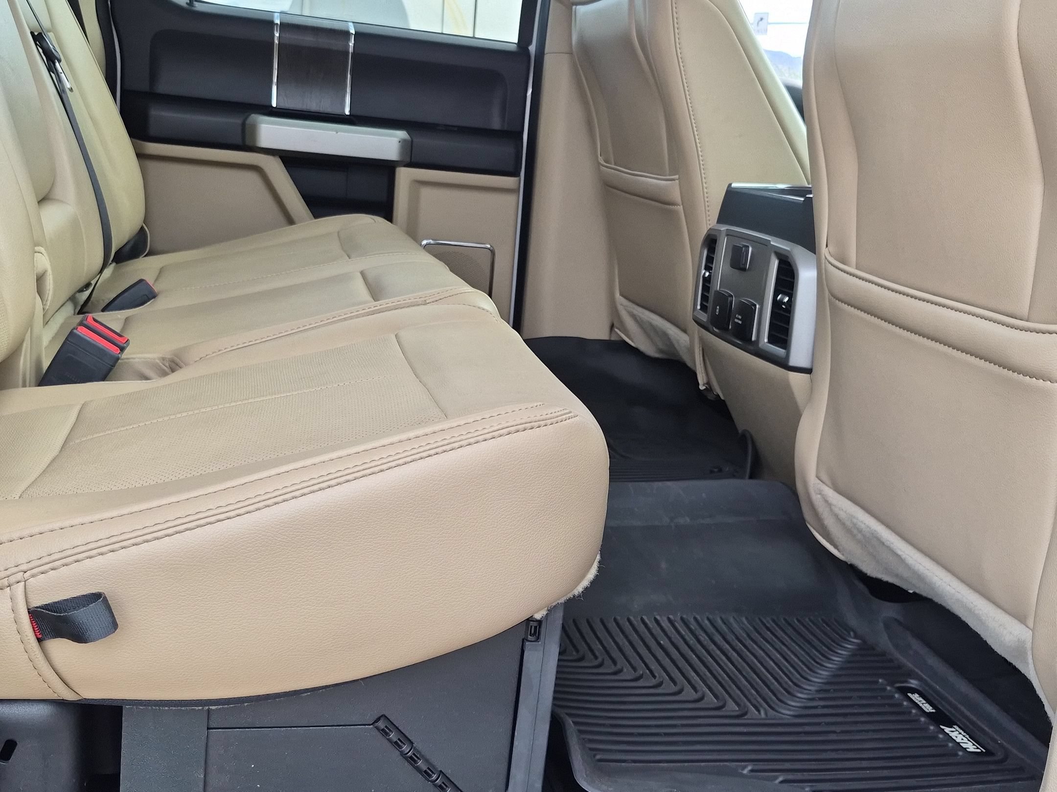 Used 2020 Ford F350 Lariat w/ Lariat Ultimate Package AWD/4WD image 26