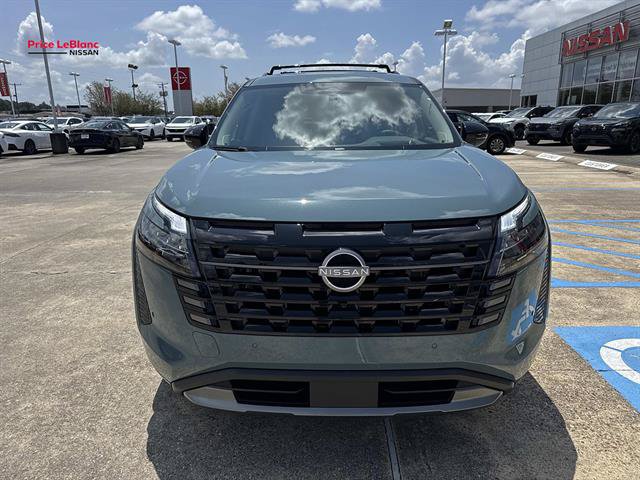 New 2026 Nissan Pathfinder Platinum FWD image 2