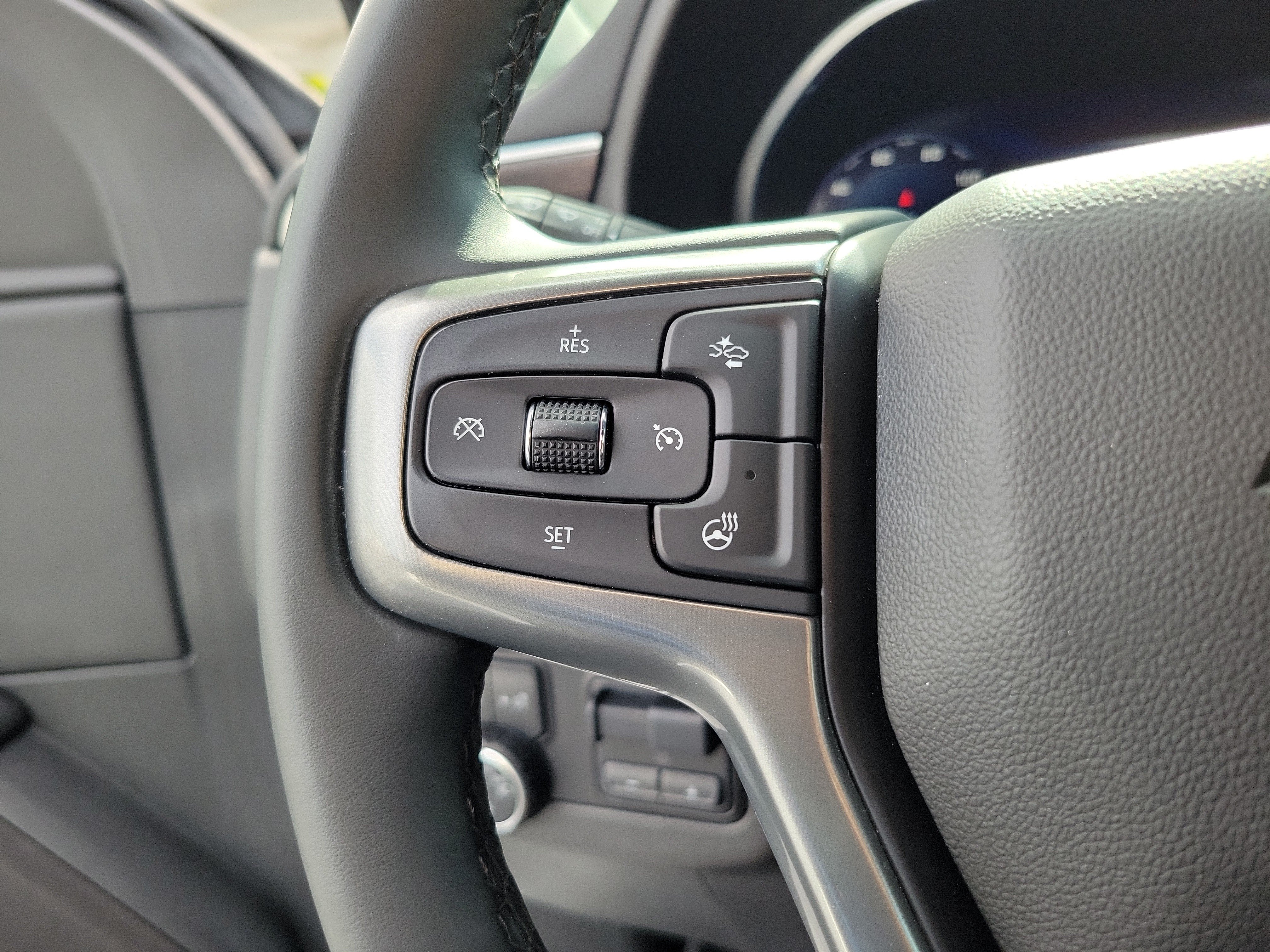 Used 2024 Chevrolet Tahoe Z71 w/ Luxury Package AWD/4WD image 22