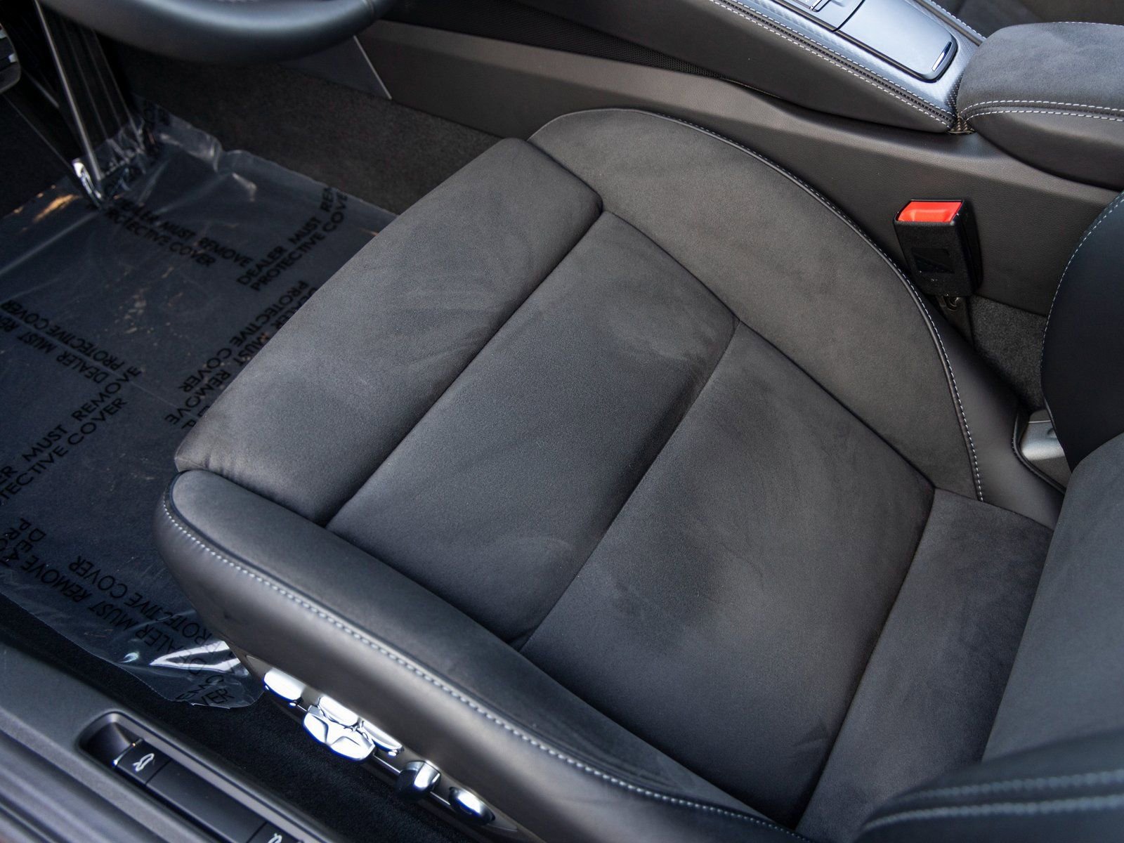 Certified 2025 Porsche 718 Cayman GT4 RS image 36