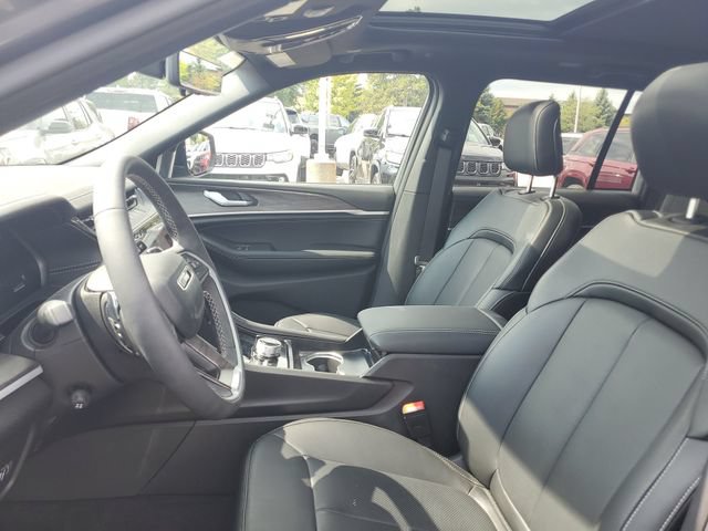 New 2026 Jeep Grand Cherokee Limited AWD/4WD image 17