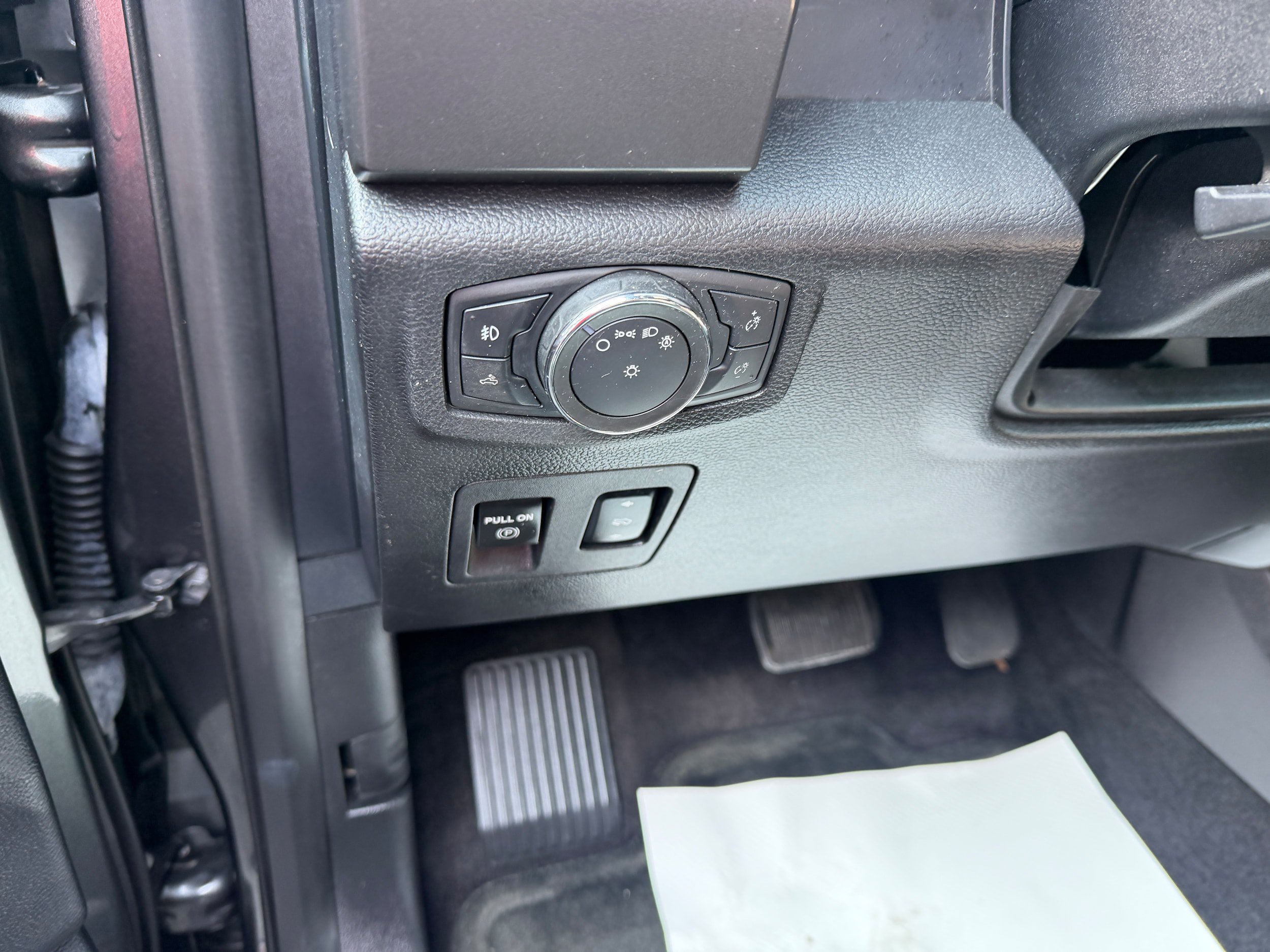 Used 2016 Ford F150 XLT w/ Equipment Group 302A Luxury AWD/4WD image 18