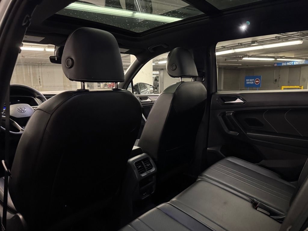 Used 2023 Volkswagen Tiguan SE R-Line FWD image 23