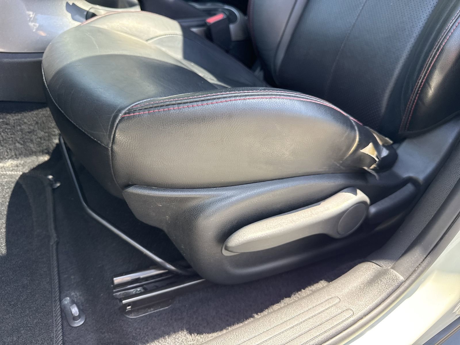 Used 2012 Nissan Juke SL AWD/4WD image 17