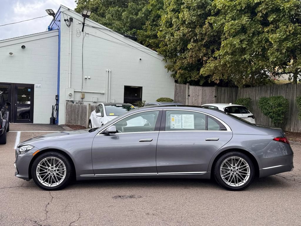 Used 2022 Mercedes-Benz S 580 4MATIC Sedan image 3