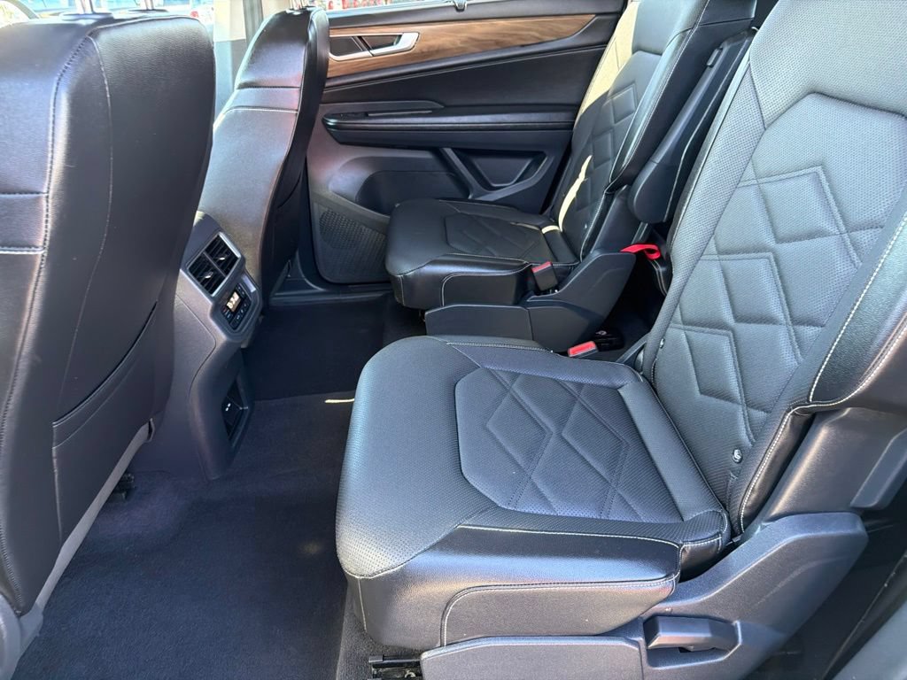 Used 2024 Volkswagen Atlas SE AWD/4WD image 23