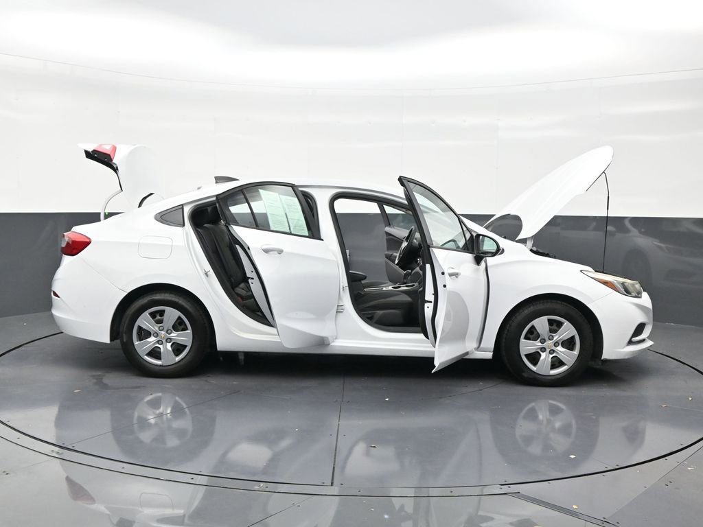 Used 2017 Chevrolet Cruze LS FWD image 29