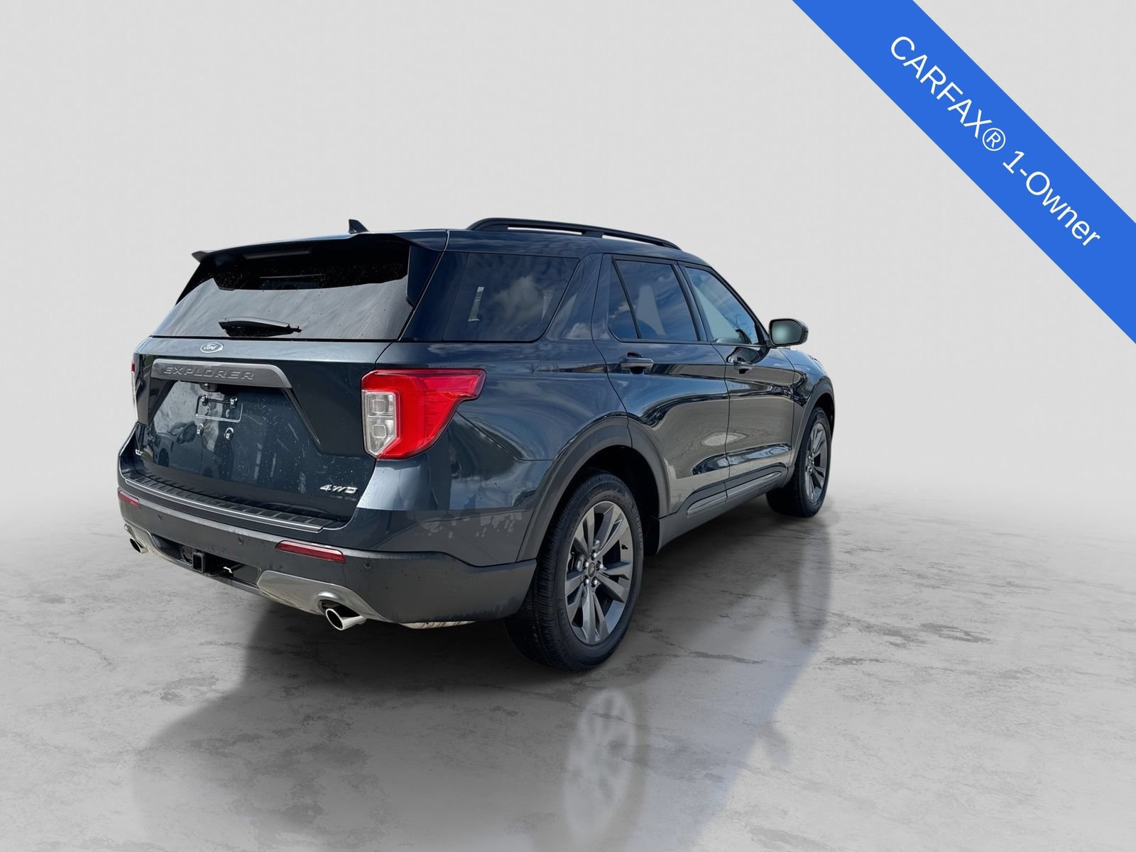 Used 2024 Ford Explorer XLT w/ Equipment Group 202A AWD/4WD image 8