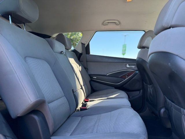Used 2018 Hyundai Santa Fe SE image 16