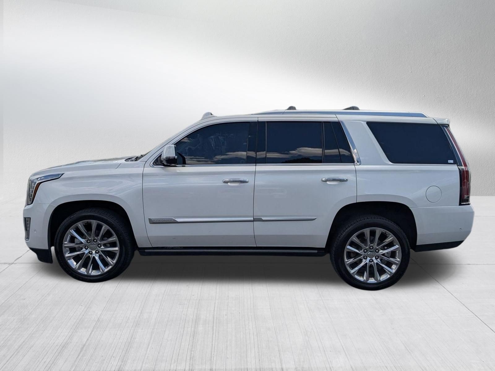 Certified 2020 Cadillac Escalade Premium Luxury AWD/4WD image 3